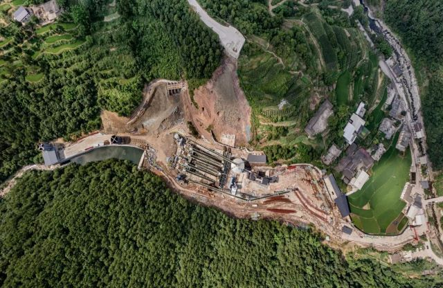 【直擊現場】四川巴中時產1500噸砂石環保智能破碎工廠項目建設加速推進中